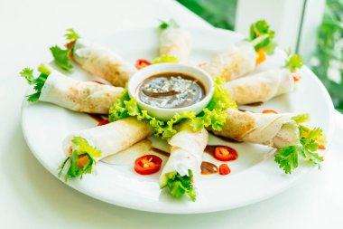 Ördek eti böreği içinde