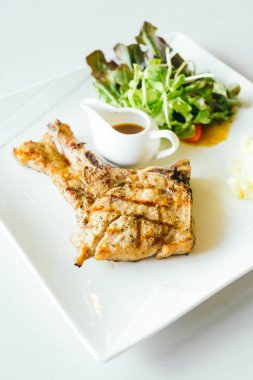 Izgara domuz eti et biftek