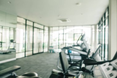 Soyut bulanıklık ve spor salonu iç ufuk spor ekipmanları