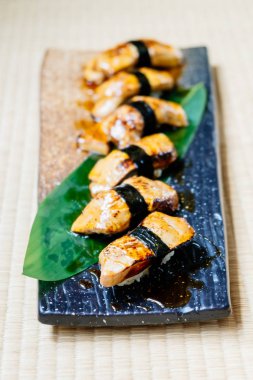 Kaz ciğeri sushi seti