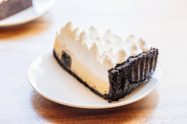 Muz ile şekerli tatlı 