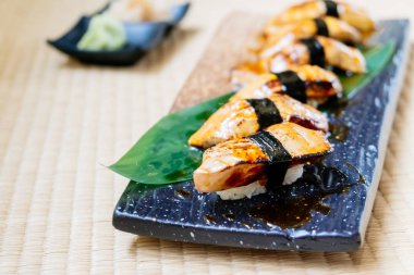 Kaz ciğeri sushi seti