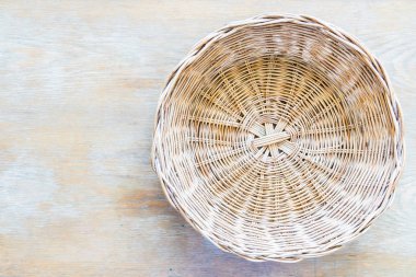 boş küçük kapı sepeti 