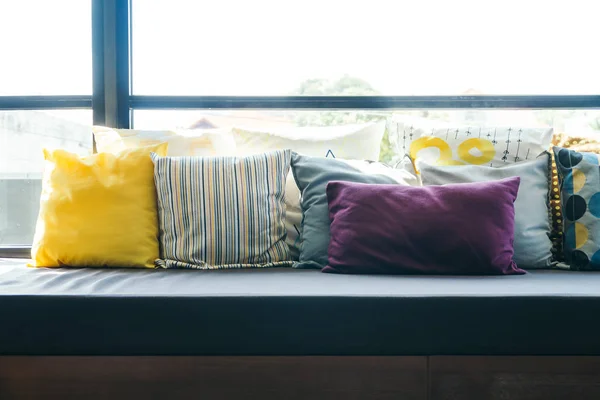 Almohada en el sofá —  Fotos de Stock