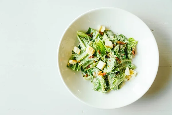 Salada de césar grelhada — Fotografia de Stock