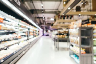 Soyut bulanıklık ve süpermarkette alışveriş bölümü s defocused