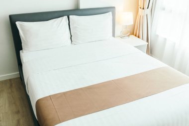 Yatakta rahat yastık