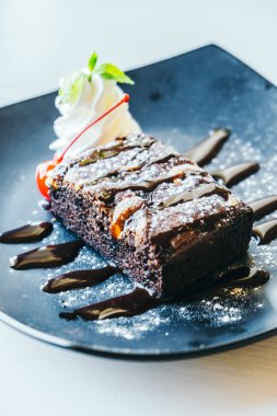 Çikolatalı kek kek