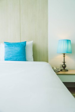 Yatakta rahat yastık