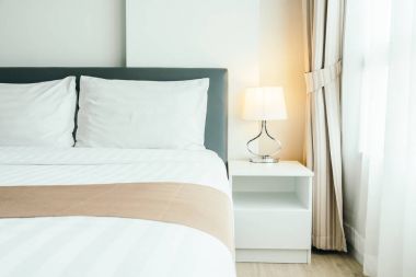 Yatakta rahat yastık