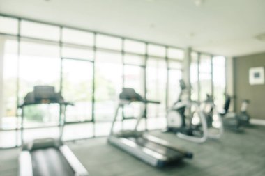 Soyut bulanıklık ve spor salonu iç ufuk spor ekipmanları