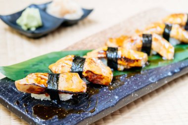 Kaz ciğeri sushi seti