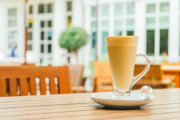 Hot latte coffee cup — Stock Photo, Image