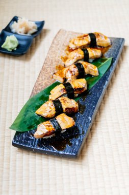 Kaz ciğeri sushi seti