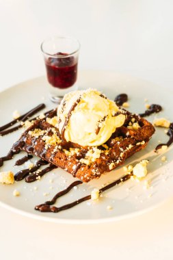 Şekerli tatlı çikolata ile dondurma waffle