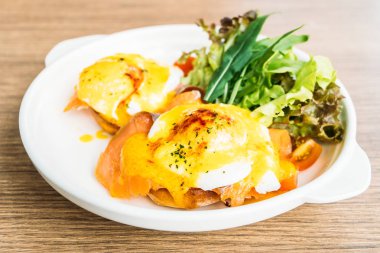 Füme somon Yumurta Benedict