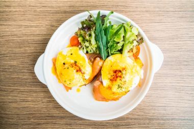 Füme somon Yumurta Benedict