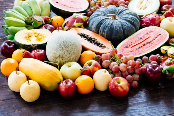 Frutas variadas y mixtas —  Fotos de Stock