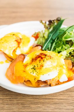 Füme somon Yumurta Benedict