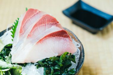 Taze hamachi balık et sashimi - Japon yemekleri tarzı ile ham