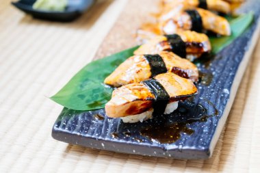 Kaz ciğeri sushi seti