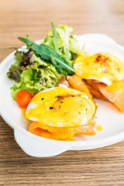 Füme somon Yumurta Benedict