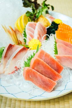 Ham ve taze sashimi Balık eti - Japon gıda tarzı