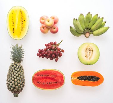 Beyaz arka plan üzerinde - sağlıklı gıda tarzı izole karışık meyve