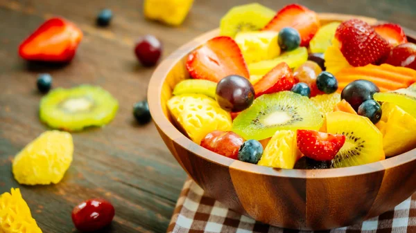 Frutas Mistas Variadas Com Uvas Morango Kiwi Outras Taça Sobre — Fotografia de Stock