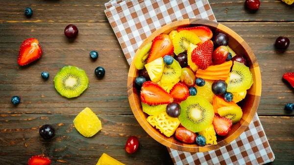 Fruits Mélangés Assortis Avec Raisin Fraise Kiwi Autres Dans Bol — Photo