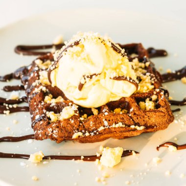 Şekerli tatlı çikolata ile dondurma waffle