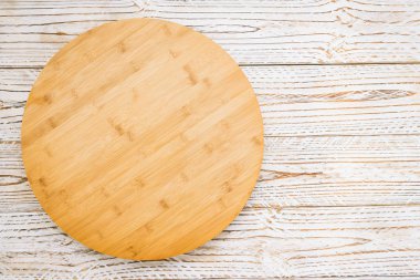 Kopya alanı ile ahşap arka plan ağaç kesme tahtasında