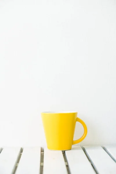 Yellow Coffee Cup Table Copy Space — Stock Photo, Image