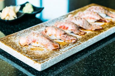 Wagyu Dana eti suşi - Japon gıda tarzı