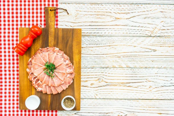 Fetta Carne Suina Cruda Tagliere Legno Lavorazione Filter — Foto Stock