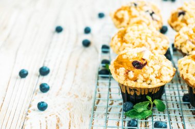 Böğürtlenli kek - filtre işleme ile şekerli tatlı