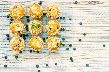 Böğürtlenli kek - filtre işleme ile şekerli tatlı