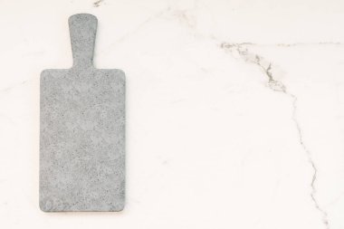 Beyaz mermer taş dokular üzerinde gri kayrak