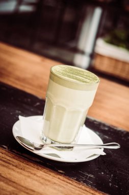 Sıcak matcha yeşil çay kahve Kupası Cafe shop - Vintage filtre tablo