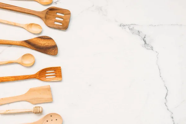 Utensílios Cozinha Com Espaço Cópia Fundo Pedra Mármore Branco — Fotografia de Stock