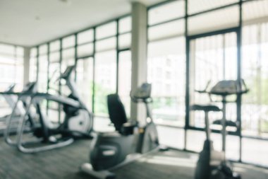 Soyut bulanıklık ve spor salonu iç ufuk spor ekipmanları