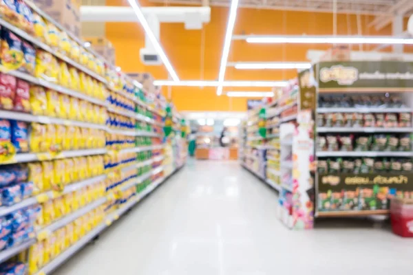 Supermarché abstrait de flou dans le magasin de compartiment — Photo