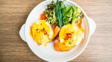 Füme somon Yumurta Benedict