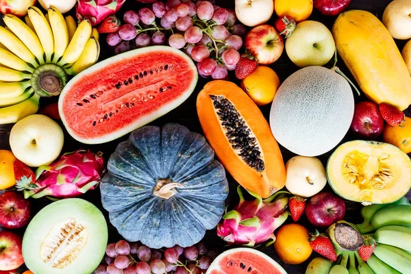 Fruits Variés Mélangés Sur Fond Bois Avec Espace Copie Concept — Photo