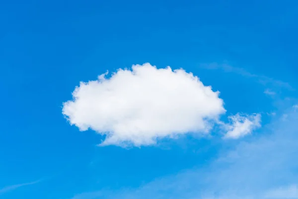 Nuvem Branca Bonita Fundo Céu Azul — Fotografia de Stock