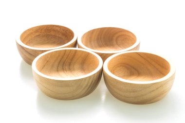 Ahşap kase beyaz arkaplanda izole