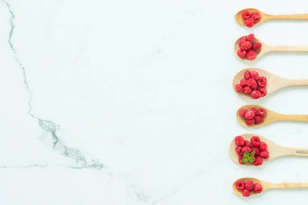 Frutta Rossa Lamponi Cucchiaio Tavolo — Foto Stock