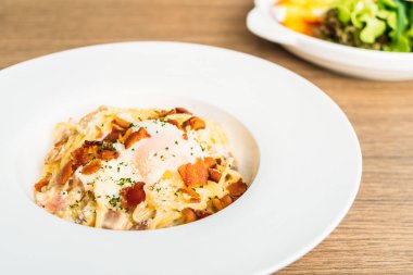spagetti carbonara