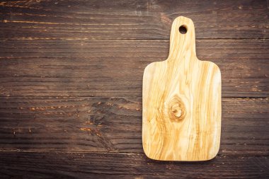 Kopya alanı ile ahşap arka plan ağaç kesme tahtasında