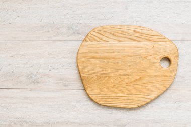 Kopya alanı ile ahşap arka plan ağaç kesme tahtasında